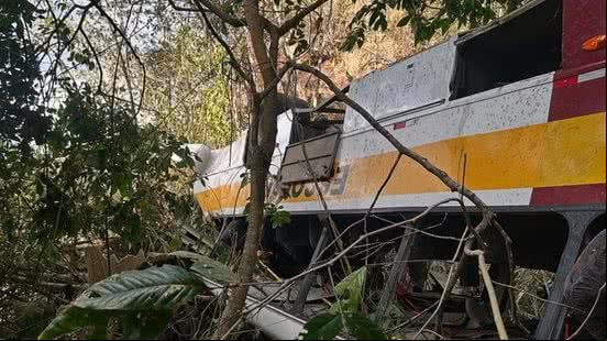 Imagem Acidente na Serra da Barriga: mais de 45 dias depois, ônibus ainda não foi retirado do local