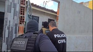As buscas e prisão ocorreram no bairro do Jacintinho, em Maceió - Foto: Cortesia / Ascom PC