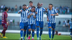 Com gol de Guilherme Cachoeira, Azulão venceu o Barcelona de Ilhéus e avançou de fase no Nordestão - Allan Max / CSA