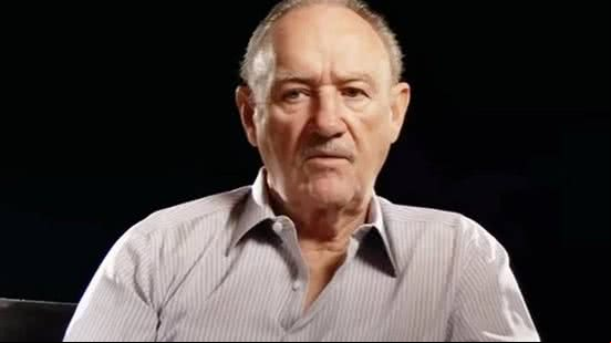 As mortes do ator Gene Hackman e sua esposa Betsy Arakawa foram classificadas como "suspeitas" segundo um mandado de busca e apreensão divulgado nesta quinta-feira (27) - Reprodução / Youtube