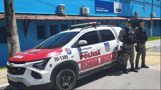 Imagem Mais de 300 policiais fazem patrulhamento em escolas da região metropolitana