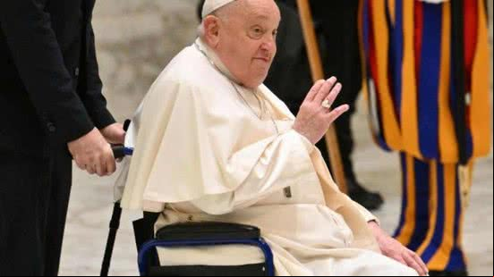 Papa foi ao hospital em 14 de fevereiro com uma infecção respiratória grave que se tornou uma crise de saúde mais séria - Foto: Vatican Média