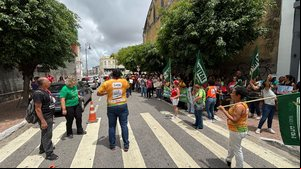 A manifestação é coordenada pelo Sindicato dos Trabalhadores em Educação de Alagoas (Sinteal) - Foto: Cortesia ao TNH1