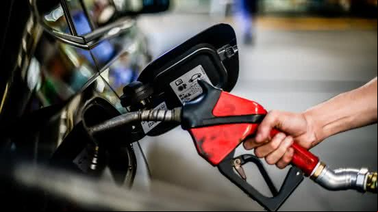 Petrobras reduz em 5,6% o preço da gasolina nas refinarias - Marcello Casal Jr. / Agência Brasil