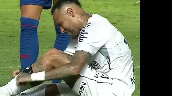 Neymar não preocupa Santos após susto e viaja ao RJ em folga de Carnaval - Reprodução / CazéTV / Youtube