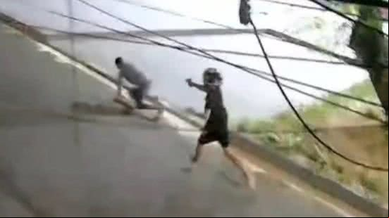 Homem foi assassinado com cinco tiros no bairro de Cruz das Almas - Foto: Reprodução