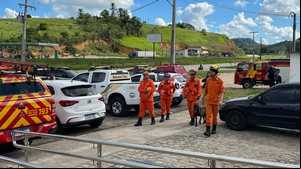 Caso Ana Beatriz bombeiros e cães farejadores são mobilizados pela polícia em Novo Lino - Bruno Protasio / TV Pajuçara
