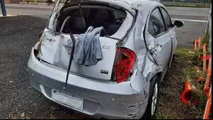 Homem ajuda vítima de capotamento e tem veículo furtado por motorista que socorria - Divulgação / PRF
