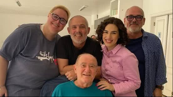 Renato Aragão com os filhos - Reprodução / Instagram