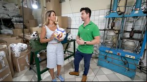 Imagem Hoje em Dia: Ticiane mostra como são fabricadas as bolas de futebol