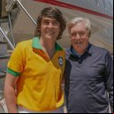 Carlo Ancelotti no embarque para o Brasil ao lado de Diego Fernandes, executivo responsável pela negociação do técnico - Divulgação