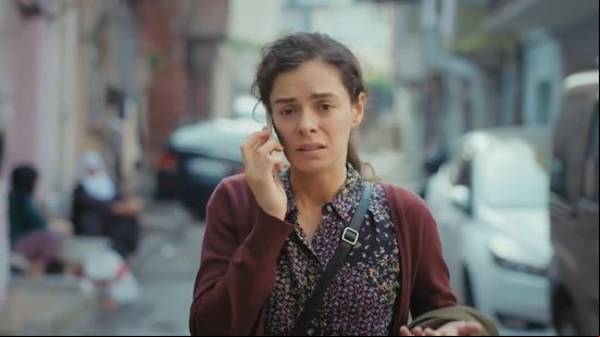 Imagem Força de Mulher: Bahar reluta em seguir com o trabalho das refeições, mas é convencida por Ceyda