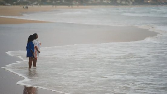 Filhas jogam cinzas de Glória Maria no mar do RJ - Reprodução / Globoplay