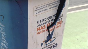 Artefato junino destruiu equipamento recém-instalado em uma praça - Foto: Secom Maceió