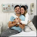 Kelly Maria, esposa de Jonas Almeida, o acompanhou no hospital para a cirurgia de retirado do câncer no pulmão - Reprodução / Instagram
