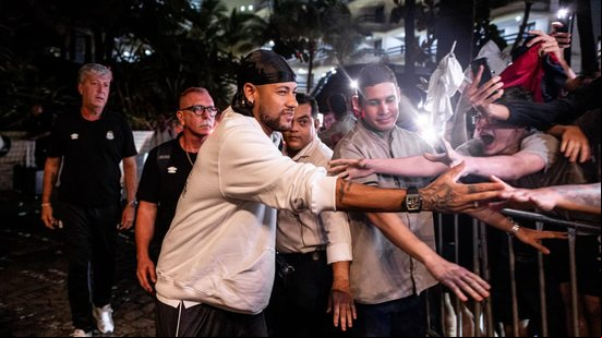Neymar desembarcou com a delegação do Santos nessa quarta-feira (21), em Maceió - Divulgação/Santos