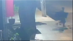 Estabelecimento comercial na Jatiúca é invadido por criminoso - Foto: Reprodução