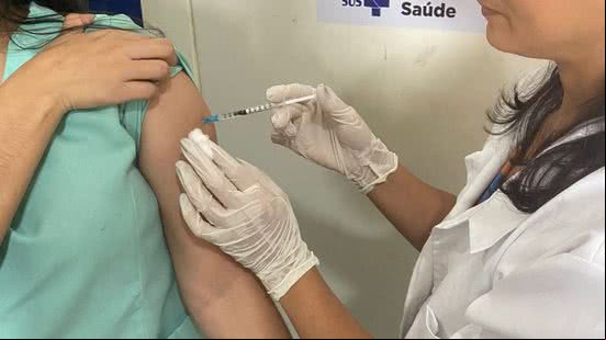 Vacinação contra Influenza e Pneumonia é ampliada para pacientes acamados - Reprodução / Secom Maceió