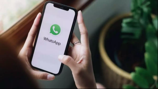 Aplicativo do WhatsApp em um iPhone - Foto: Freepik
