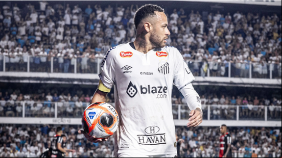 O Santos paga, atualmente, R$ 4,14 milhões fixos por mês a Neymar. - Foto: Raul Baretha/Santos FC