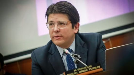 Senador alvo de ataque a tiros na Colômbia a por cirurgias e vai para a UTI - Senado Colômbia