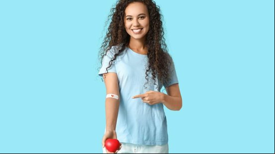 A doação de sangue pode ajudar a salvar vidas (Imagem: Pixel-Shot | Shutterstock)
