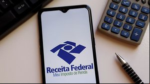A entrega da declaração do imposto de renda trata-se de uma demonstração da responsabilidade fiscal do contribuinte brasileiro (Imagem: Brenda Rocha - Blossom | Shutterstock)