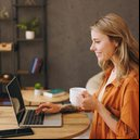 Trabalho home office oferece vantagens para profissionais e empresas (Imagem: ViDI Studio | Shutterstock)
