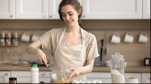 O ovo oferece praticidade, variedade de sabores e uma série de benefícios para a saúde (Imagem: fizkes | Shutterstock)