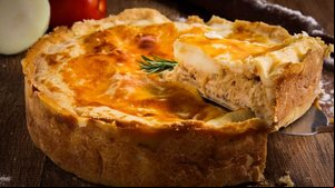 Torta de frango cremosa (Imagem: Alan Camargo Fotografia | Shutterstock)