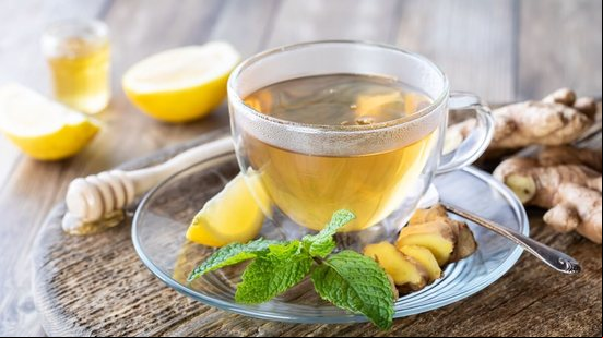 Chá de hortelã com gengibre e mel (Imagem: Carey Jaman | Shutterstock)