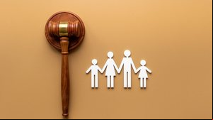 Conhecer as regras sobre pensão alimentícia é o primeiro o para garantir que o direito seja respeitado (Imagem: 9dream studio | Shutterstock)