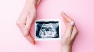 O aborto de repetição acontece quando a mulher sofre três perdas seguidas (Imagem: MVelishchuk | Shutterstock)