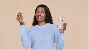O uso de multivitamínicos deve ser indicado apenas quando há deficiência comprovada (Imagem: insta_photos | Shutterstock)