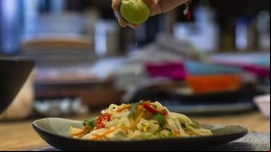 Pad thai, o prato mais famoso da Tailândia | Heitor Feitosa/VEJA