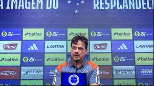 O técnico Fernando Diniz foi apresentado no Cruzeiro | Gustavo Aleixo / Cruzeiro