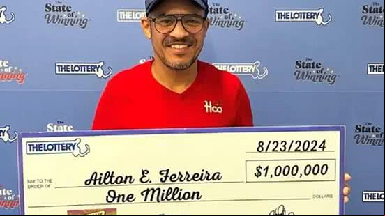 O brasileiro Ailton Ferreira, que mora em Massachusetts, nos EUA, comprou um bilhete premiado e ganhou cerca de R$ 3,6 milhões no último dia 23 | Massachussetts State Lottery / Yahoo News