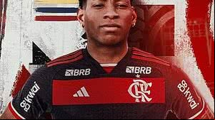 O jogador desembarcou no Rio de Janeiro nesta sexta-feira. Ele foi ao Ninho do Urubu para  o contrato e já conhecer a estrutura do clube | Divulgação / Flamengo