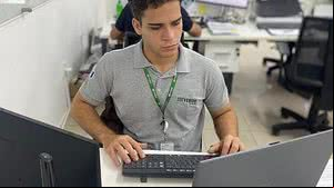 Jovens serão contratados pelo regime CLT, com benefícios previstos no programa, como vale alimentação e transporte | Foto: Divulgação