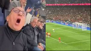 Imagem Galvão Bueno narra gol do Brasil para torcedores na arquibancada do Bernabéu; assista
