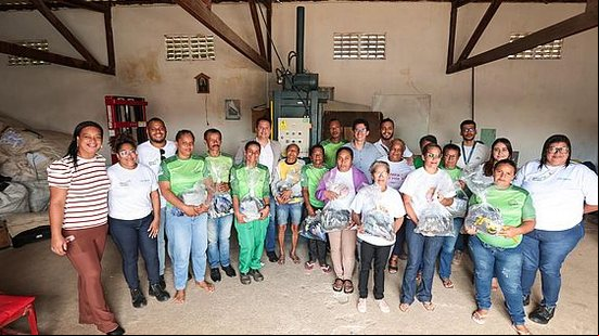 Imagem Programa CataMais entrega kits com EPIs à cooperativa de catadores em Arapiraca