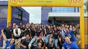 Durante as visitas, os estudantes exploram os laboratórios e interagem com professores | Assessoria