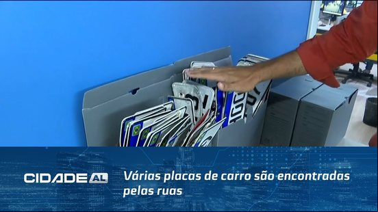 Várias placas de carro são encontradas pelas ruas; saiba o que fazer se perdeu uma placa