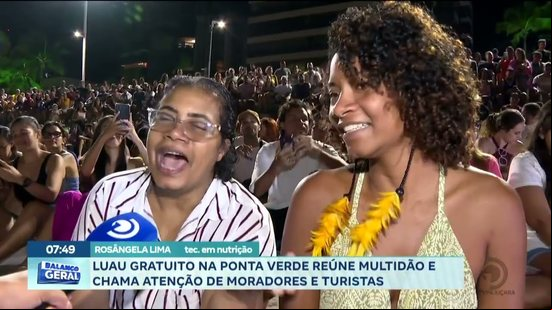 Luau gratuito na Ponta Verde reúne multidão e chama atenção de moradores e turistas