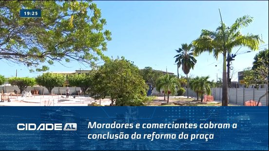 No Graciliano Ramos: Moradores e comerciantes cobram a conclusão da reforma da praça